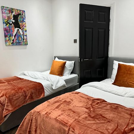 4 Bed 4 Bath House With Free Parking, 5 Mins To Lfc And 15 Mins To City Centre Liverpool Esterno foto