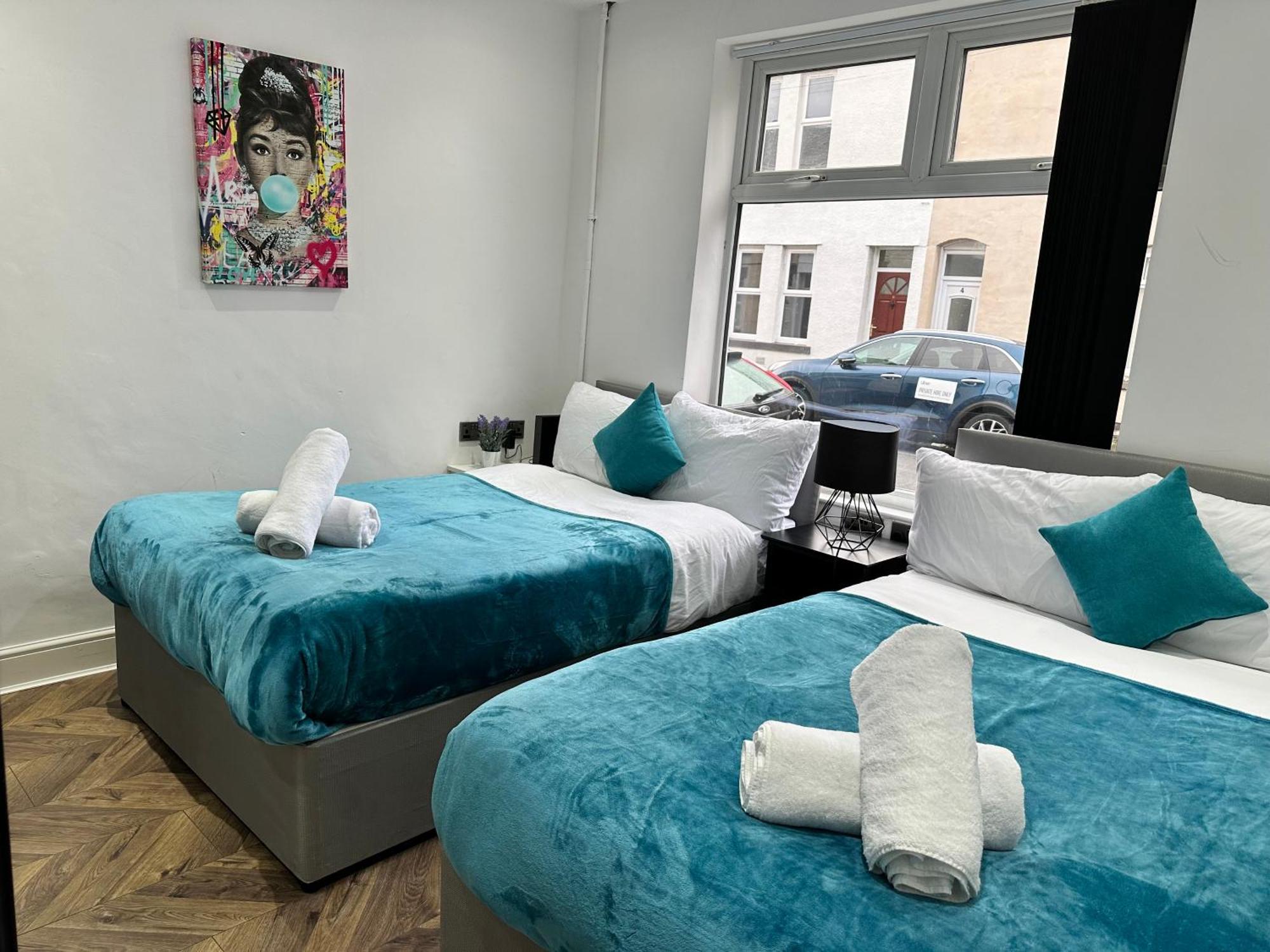 4 Bed 4 Bath House With Free Parking, 5 Mins To Lfc And 15 Mins To City Centre Liverpool Esterno foto