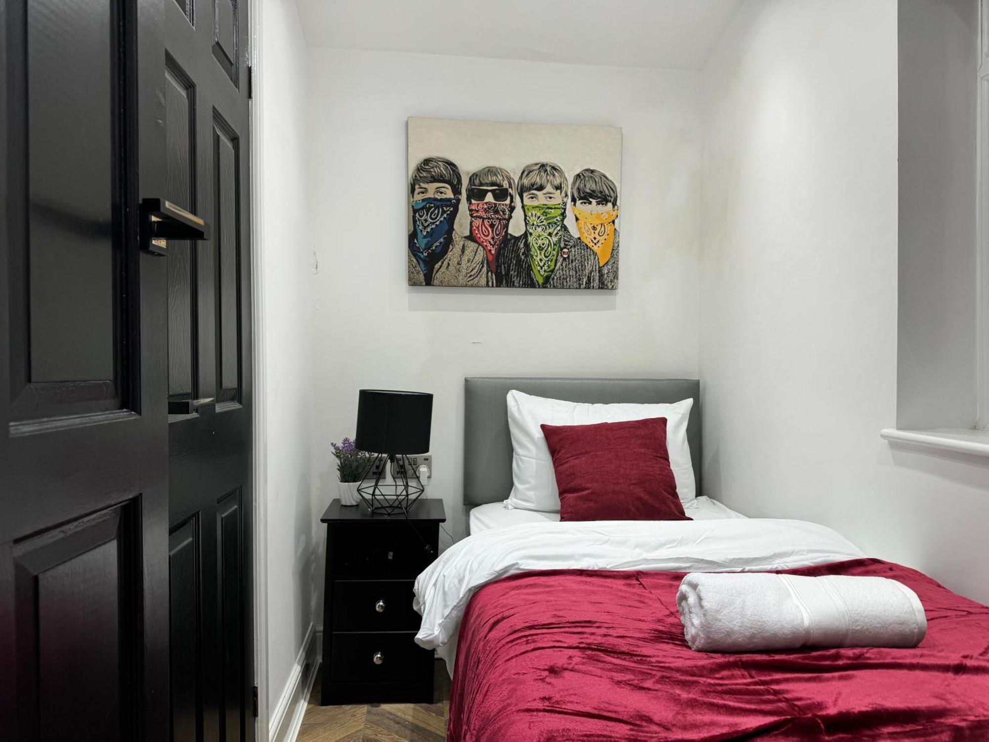 4 Bed 4 Bath House With Free Parking, 5 Mins To Lfc And 15 Mins To City Centre Liverpool Esterno foto